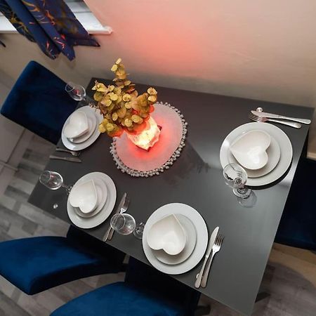 1 Bedroom-Sofabed-Worktable-4-Wifi-Parking Londres Exterior foto