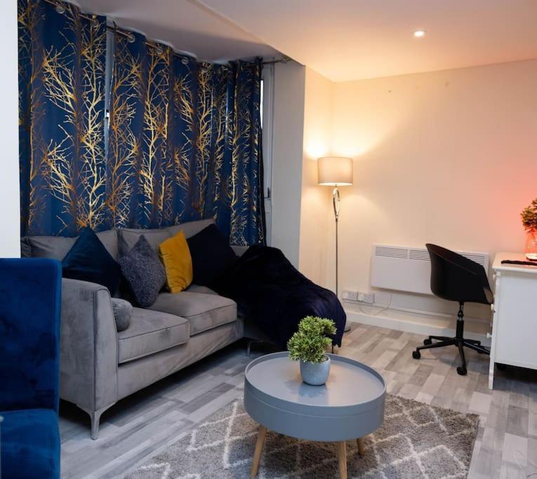 1 Bedroom-Sofabed-Worktable-4-Wifi-Parking Londres Exterior foto