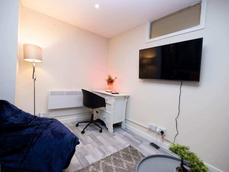 1 Bedroom-Sofabed-Worktable-4-Wifi-Parking Londres Exterior foto
