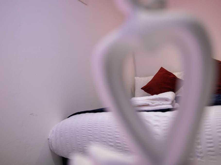 1 Bedroom-Sofabed-Worktable-4-Wifi-Parking Londres Exterior foto