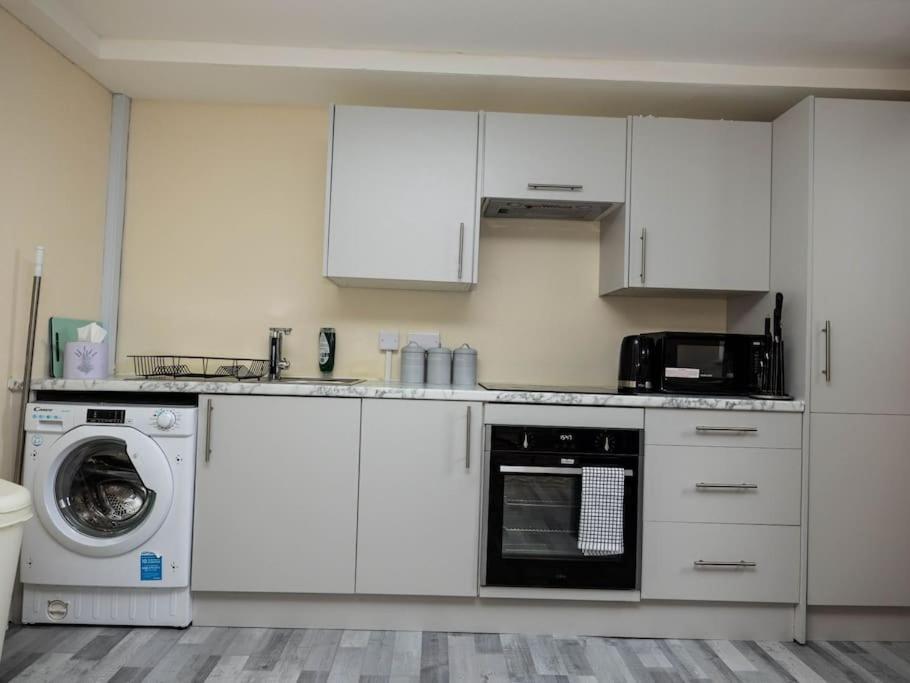 1 Bedroom-Sofabed-Worktable-4-Wifi-Parking Londres Exterior foto