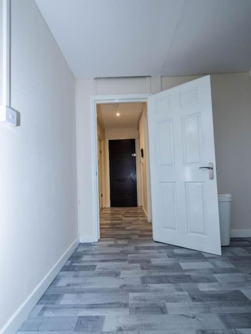 1 Bedroom-Sofabed-Worktable-4-Wifi-Parking Londres Exterior foto